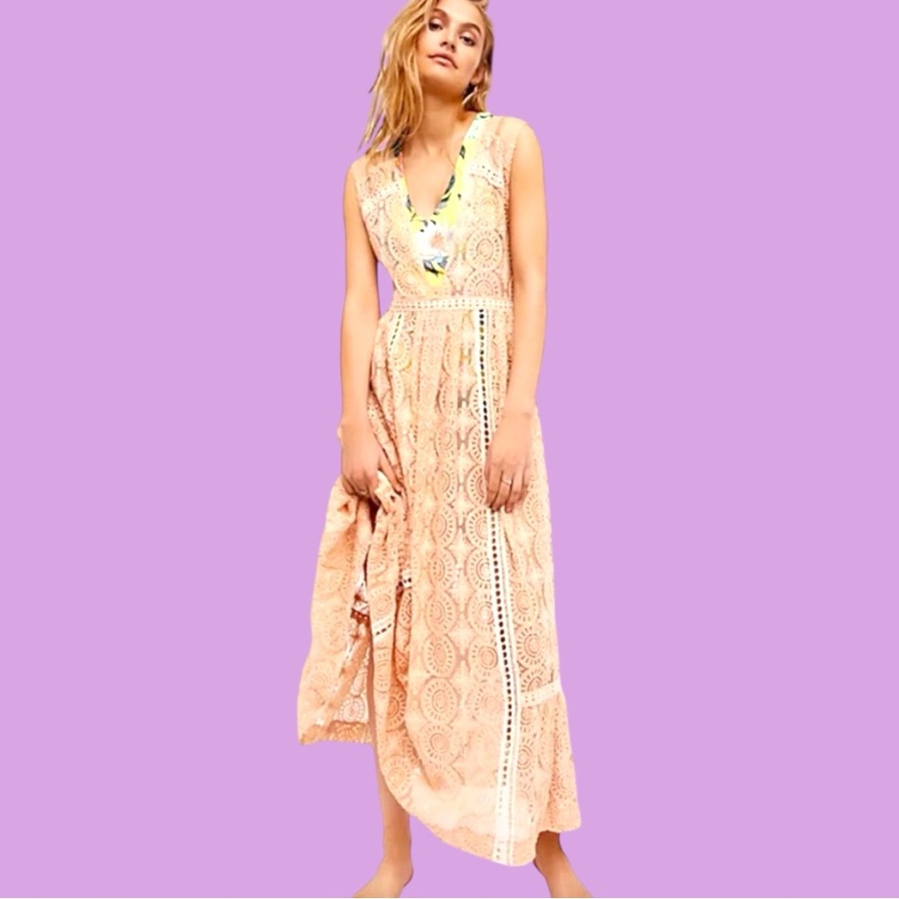 🌟Free People Shine On Midi dress in Peach, Large, NWOT